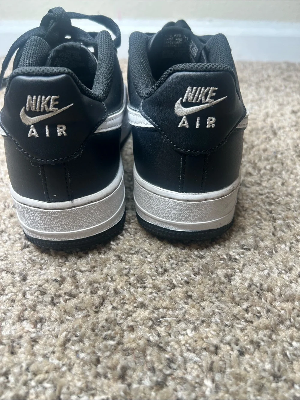 Nike stylish black